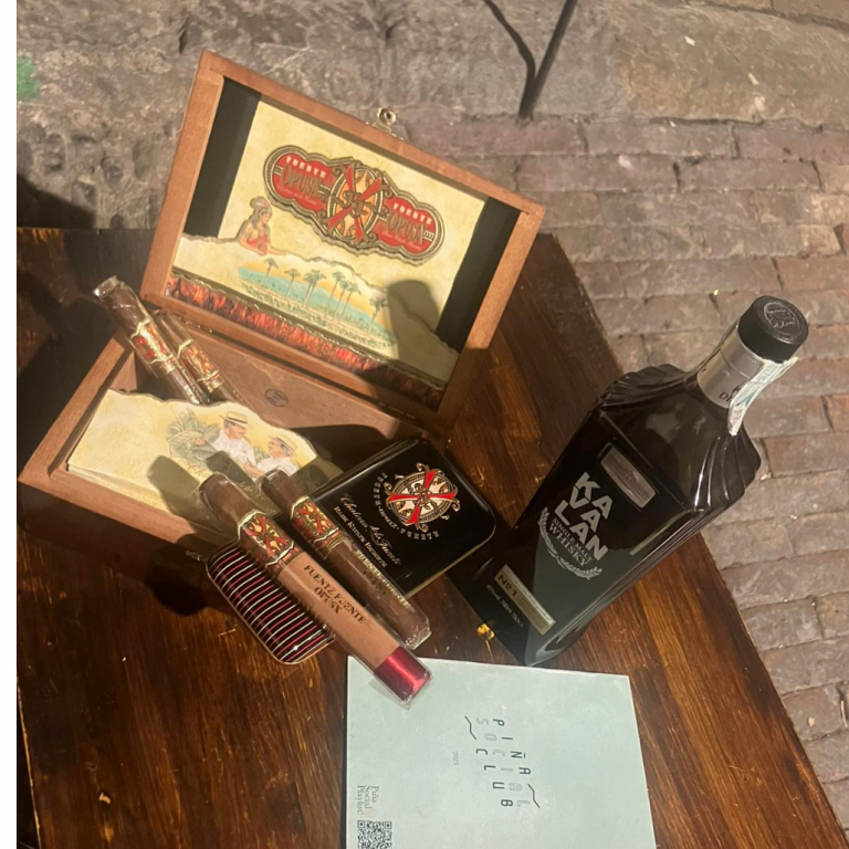 Primo incontro del 2024. Fuente Fuente Opus X e Kavalan N.1