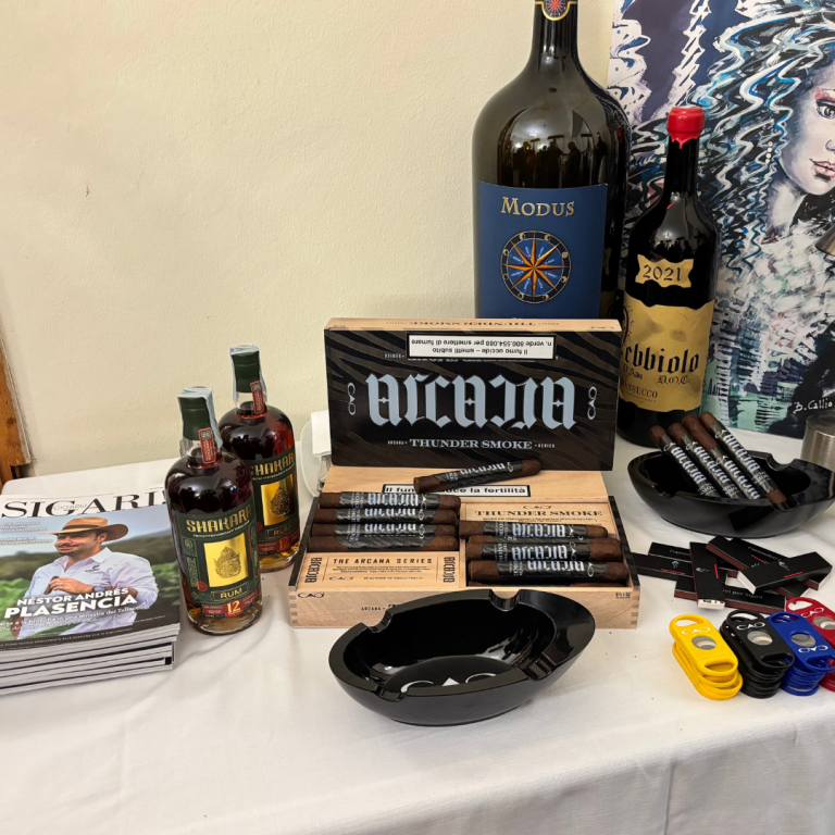 CAO Arcana Thundersmoke e Shakara Rum